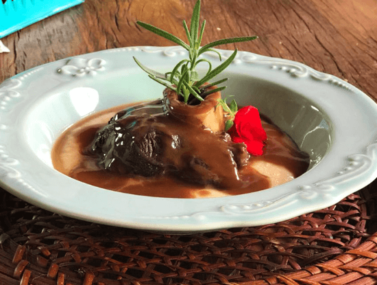 OSSOBUCO COM POLENTA